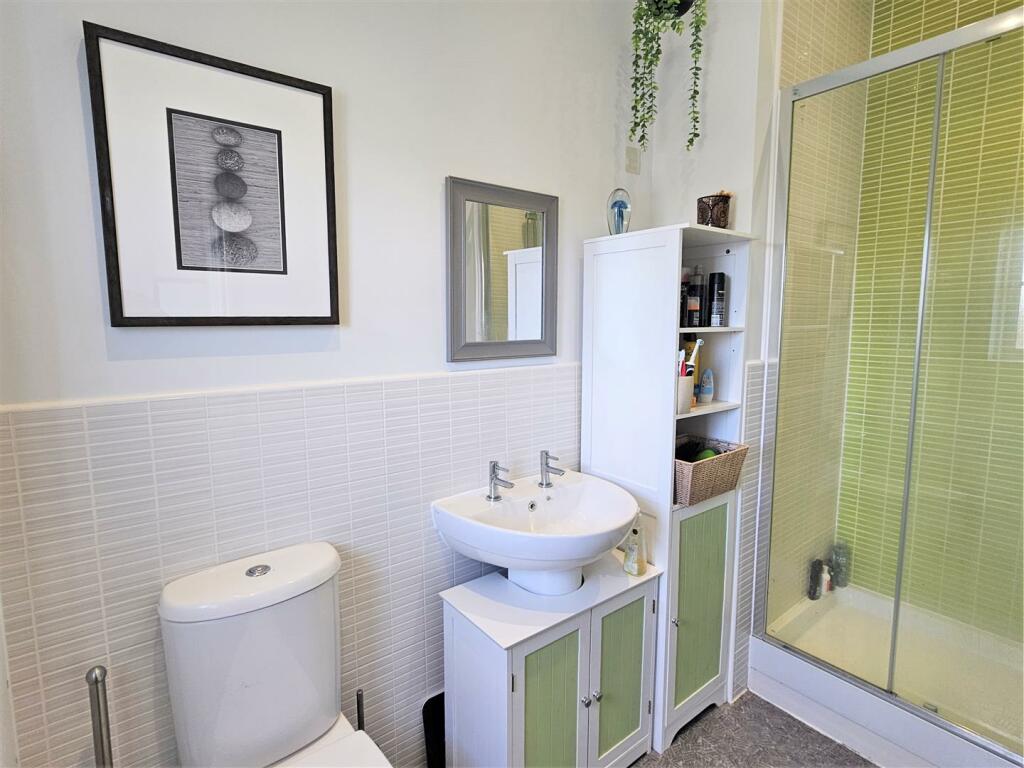 Ensuite.jpg