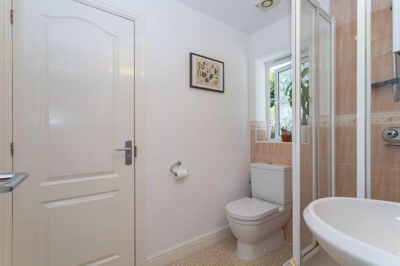 Jack 'n' Jill Shower Room