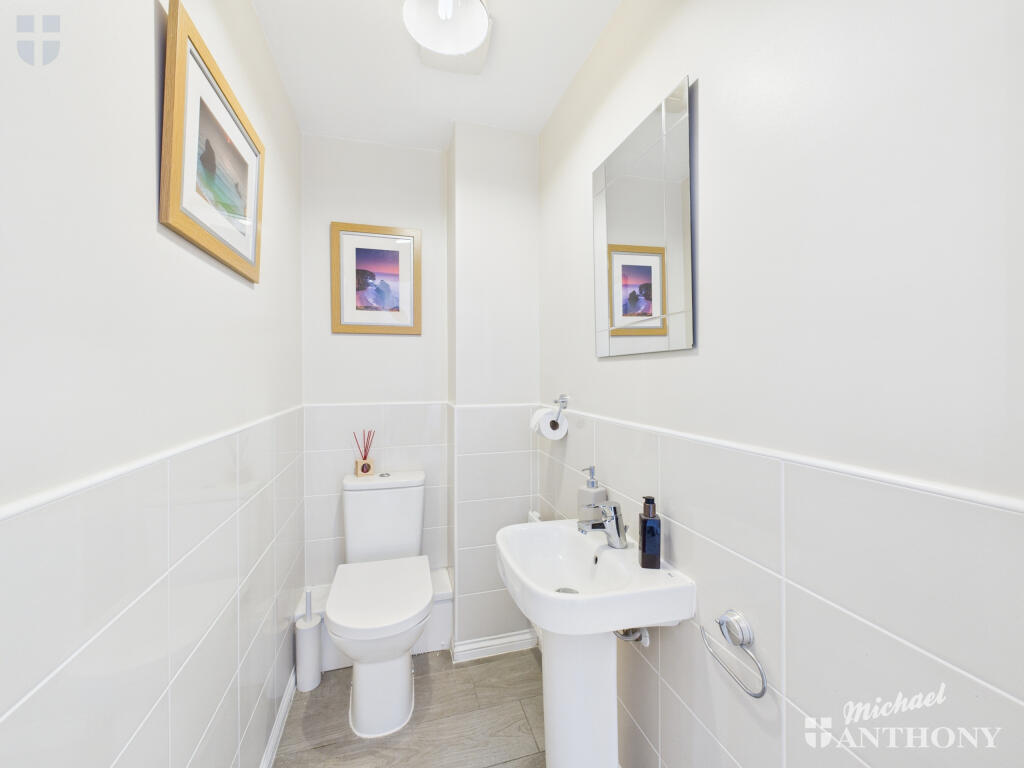 CAM03852G0-PR0460-STILL018