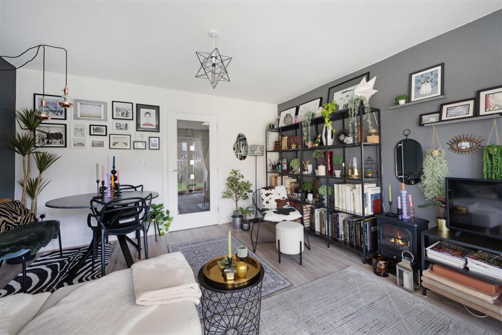 Sitting Room (3).jpg