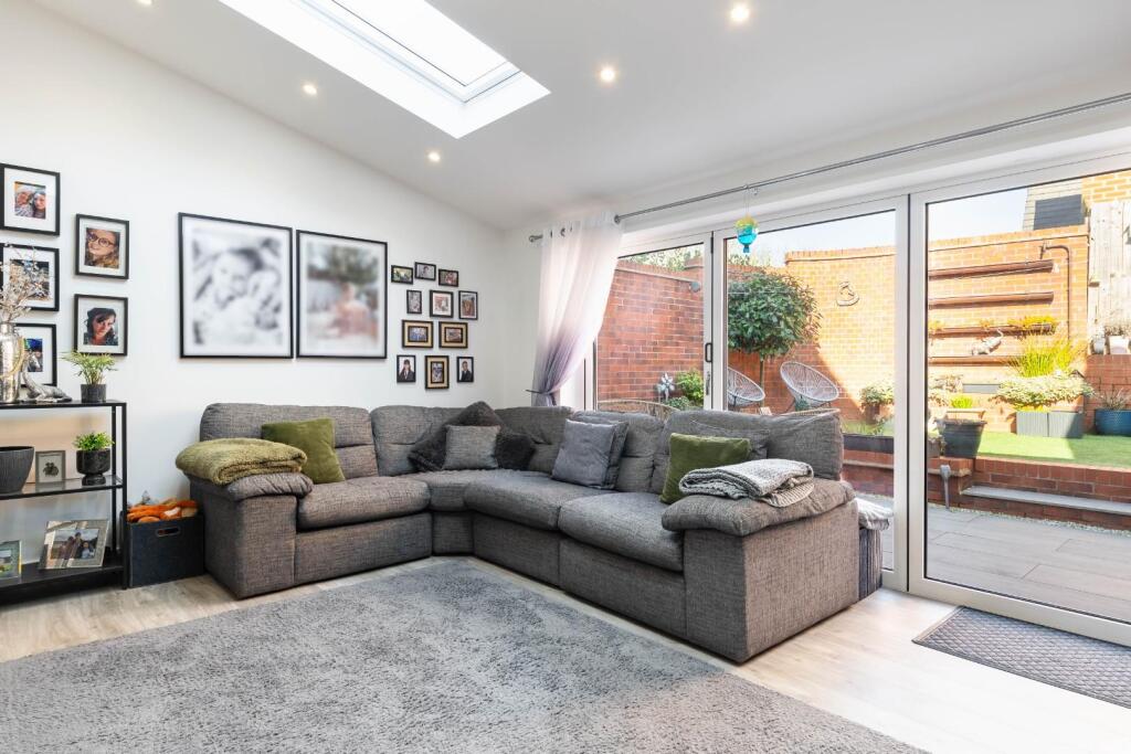 MAGNIFICENT OPEN PLAN KITCHEN/DINING/FAMILY ROOM