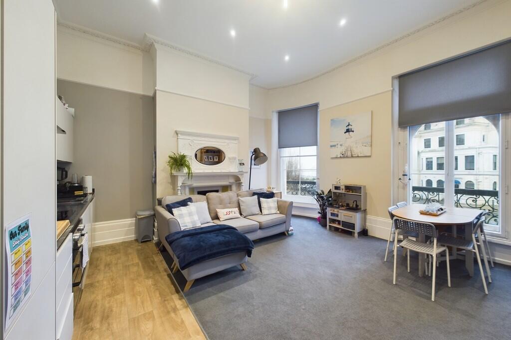 CAM01085G0-PR0521...