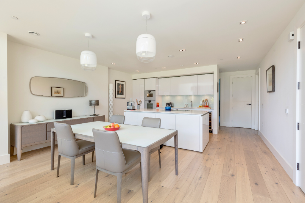 Kitchen / Dining