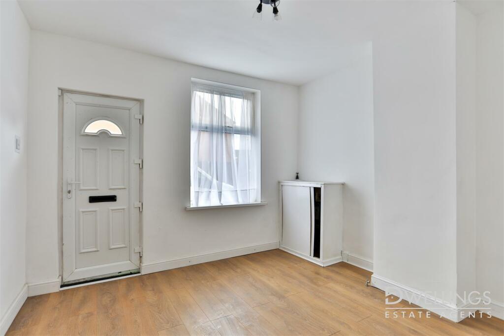 DWELEST- 55, Princess Street, DE14 2NP - 001.jpg