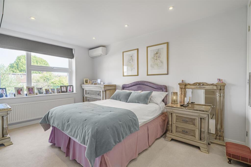 rewsbury_Avenue_East_Sheen__London__SW14_8JZ00009.