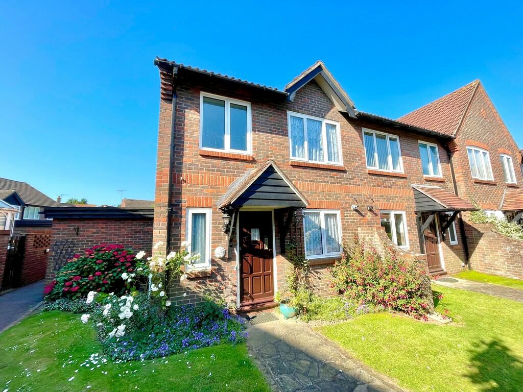 23 The Leas Front...