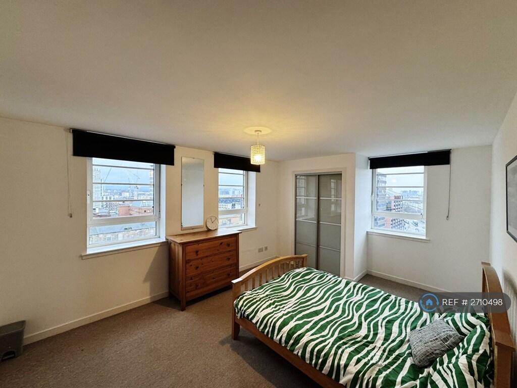 a Double Bedroom With Bathroom 