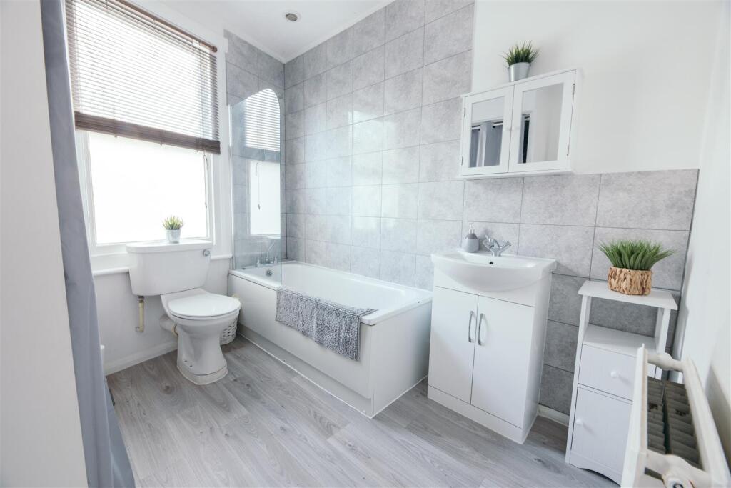 bathroom (2).JPG