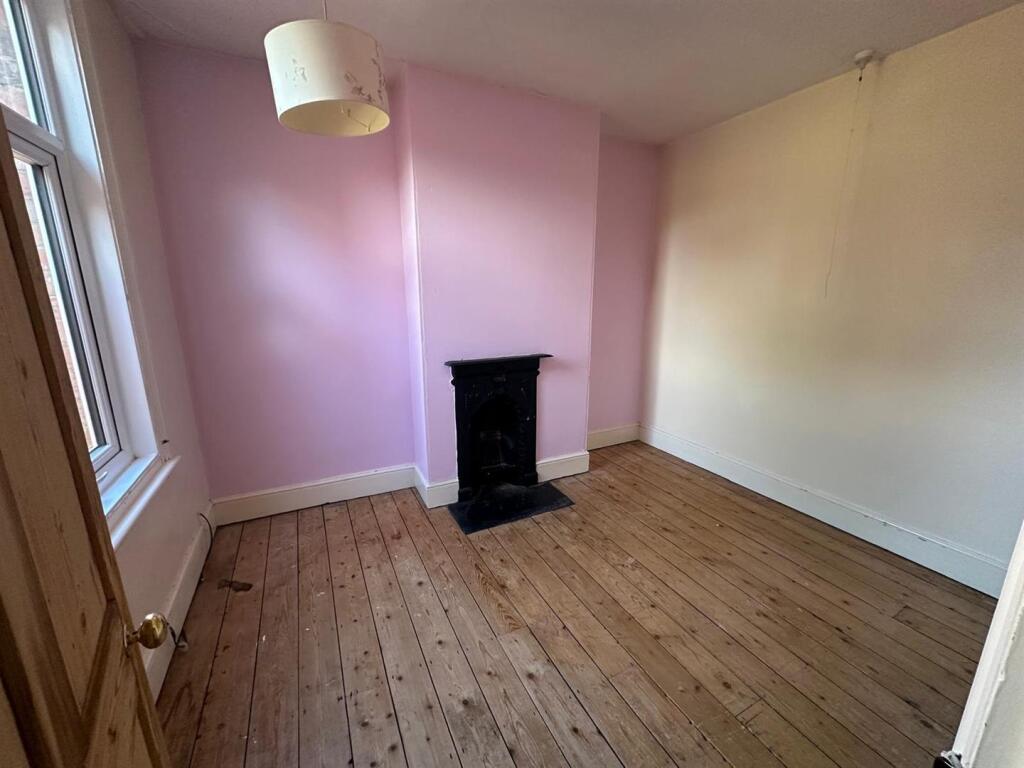 Bedroom 2.jpeg