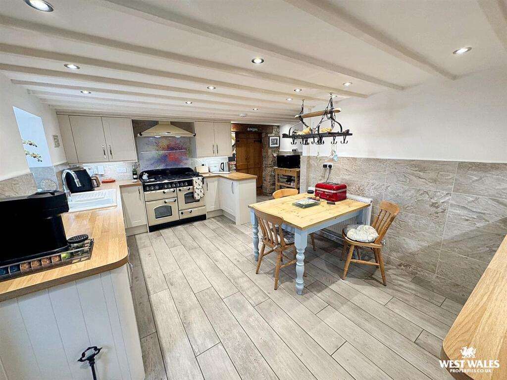 WhatsApp Image 2025-09-29 at 11.28.10 (8).jpg