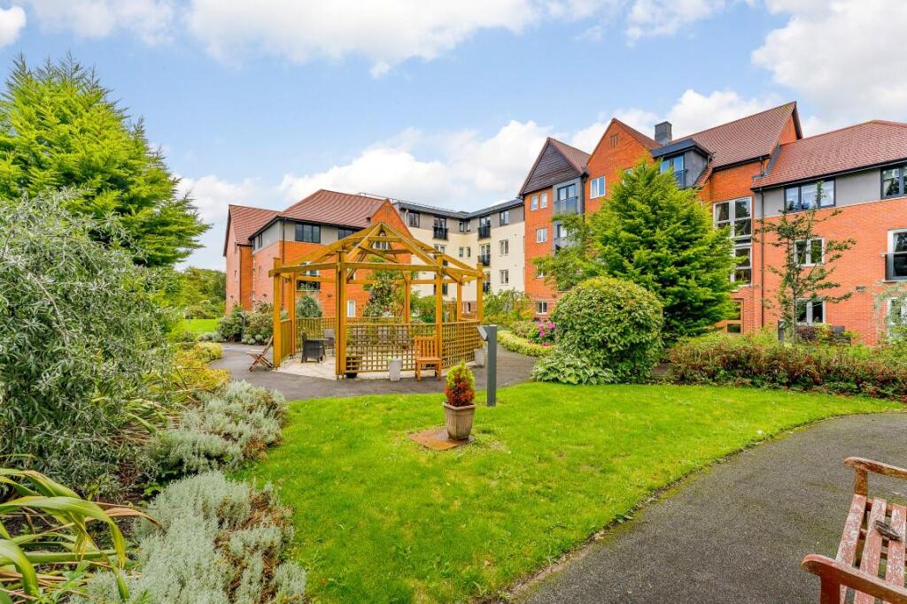 8563278-Stills-exterior04(1) (Medium).jpg