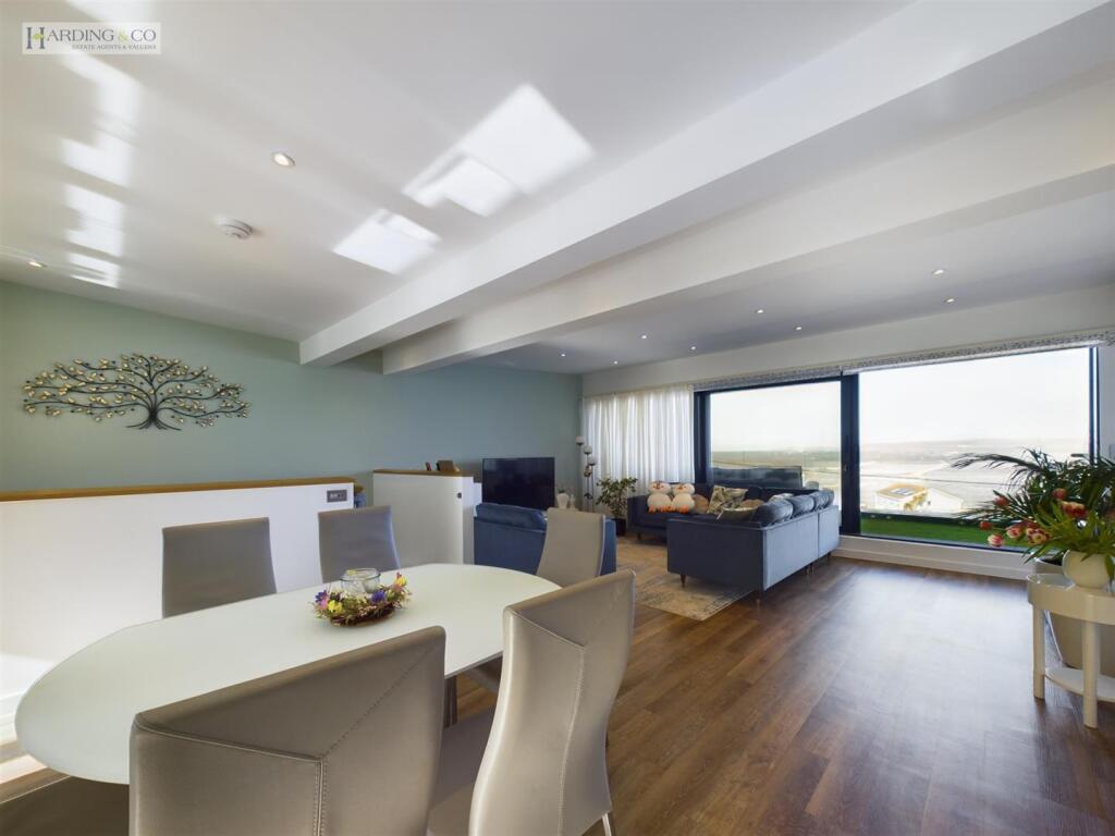 Dining Area .2.jpg