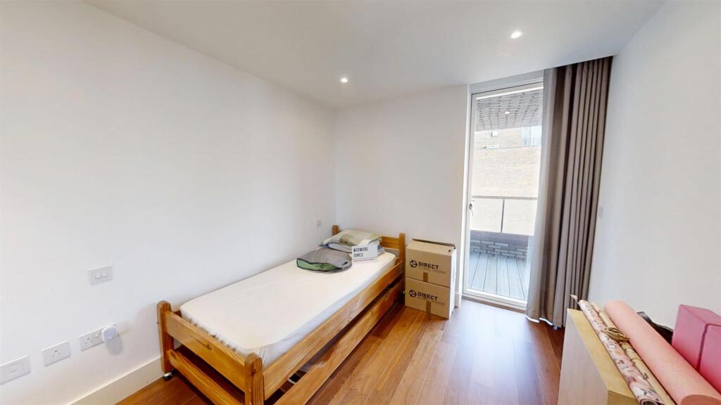 121-Upper-Richmond-Road-Putney-SW15-02272025_10510