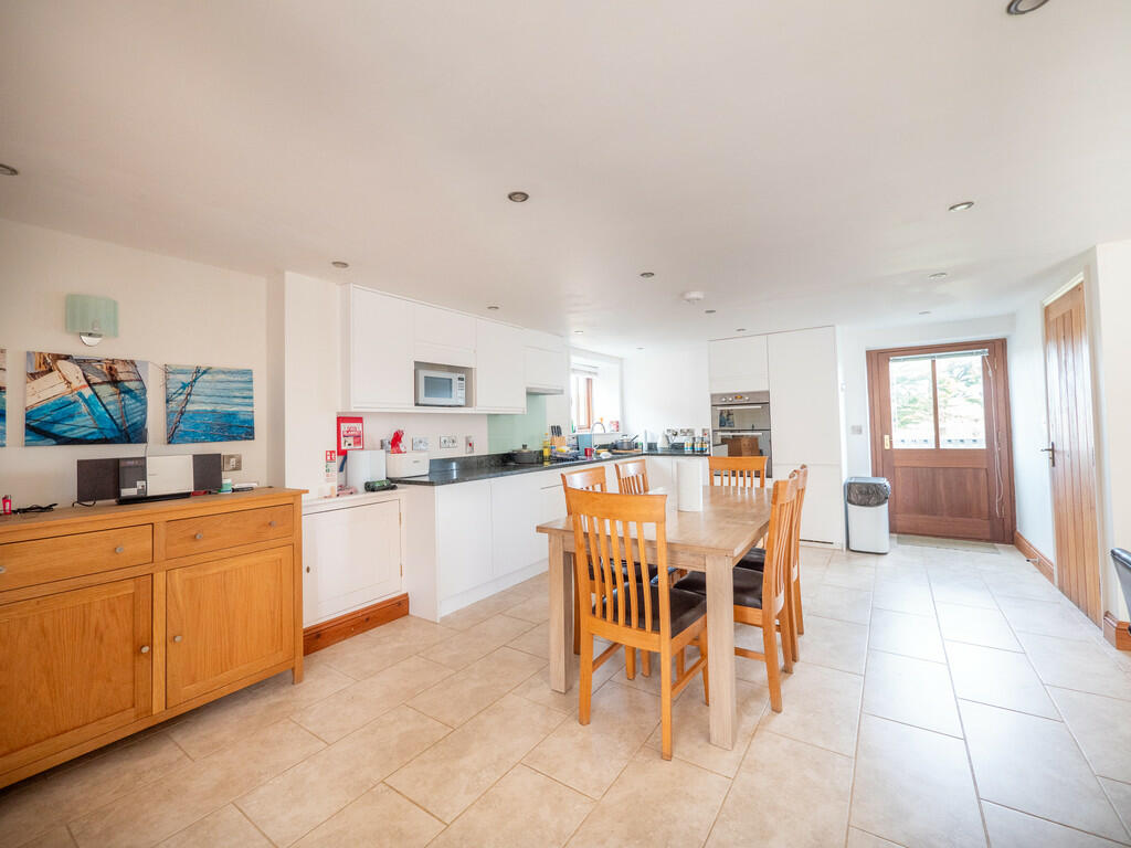 20240318_12475875...