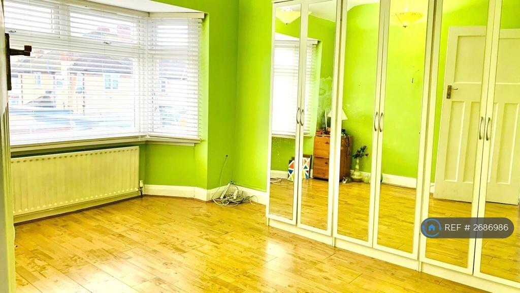 Double Bedroom 3