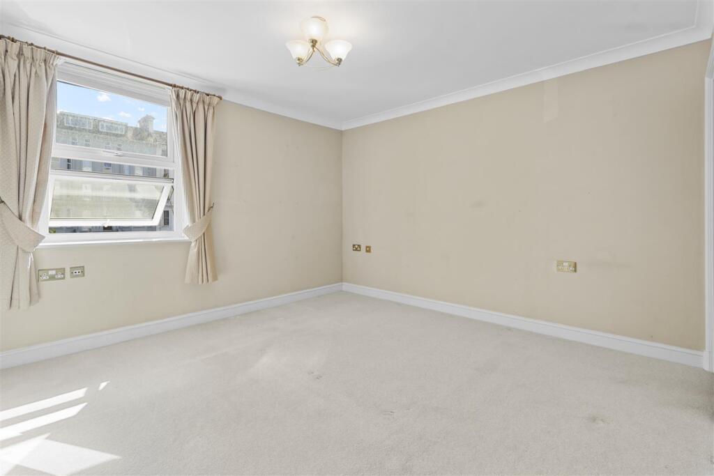 bedroom one #4.jpg