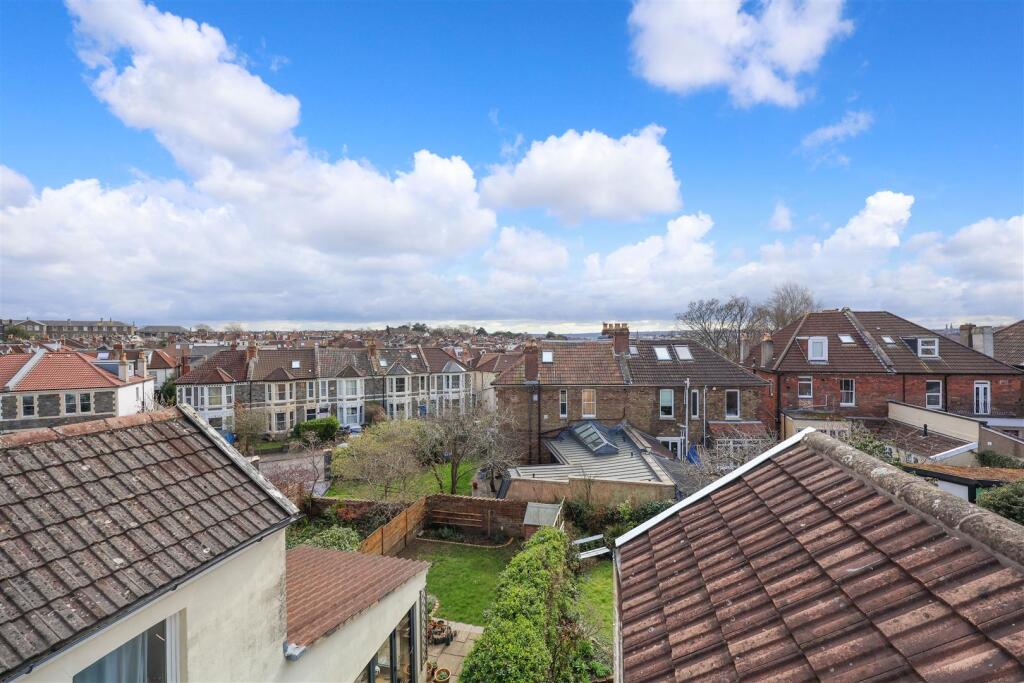 19 Cricklade Rd 41.JPG