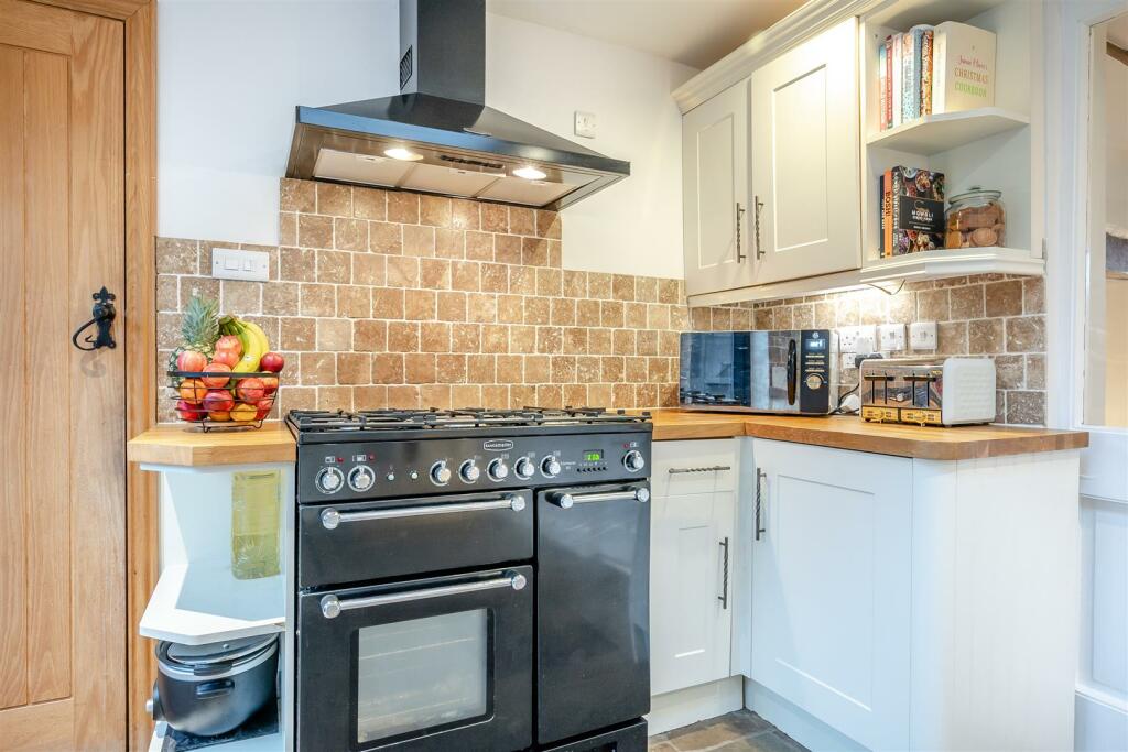 8582263-interior05.jpg