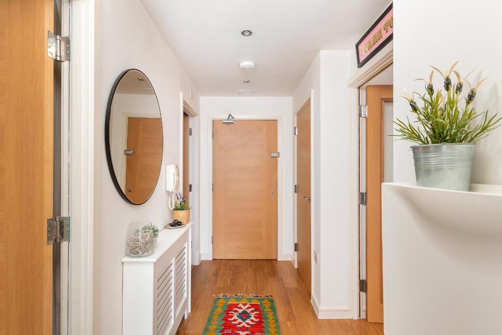 FT1KSE - Hallway B.jpg