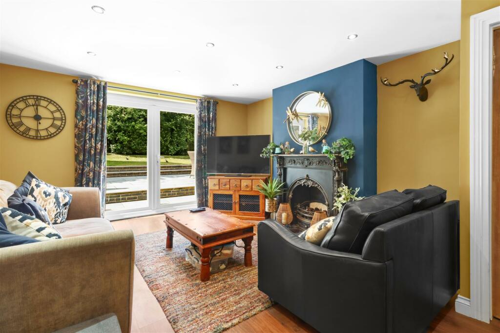 Rear Lounge