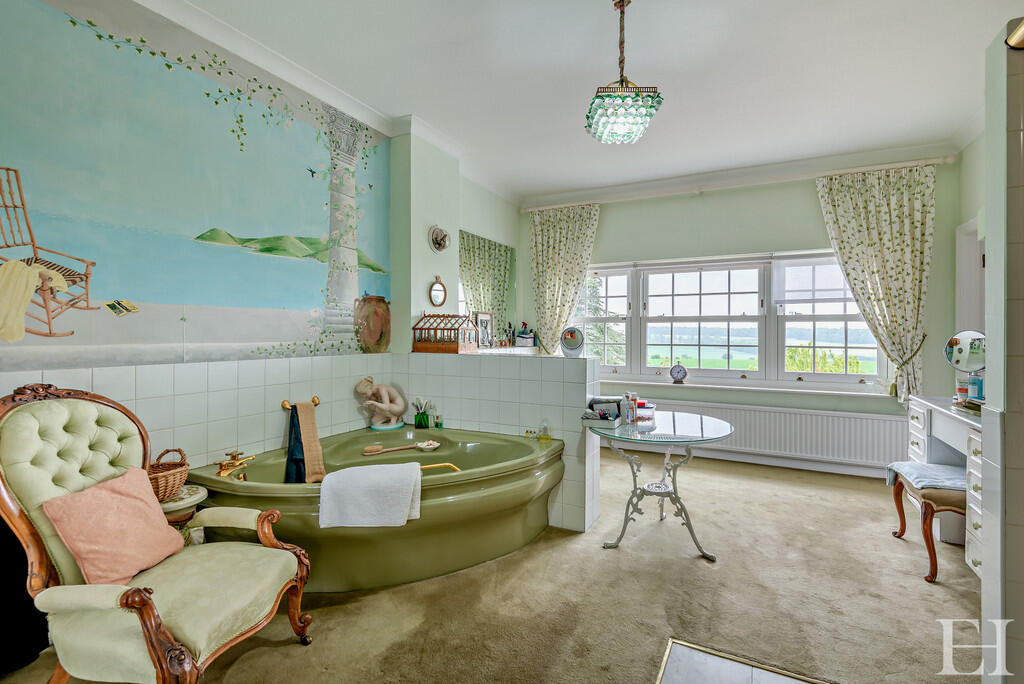 8594340-interiorW...