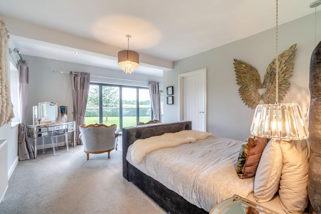 Principal Bedroom Suite