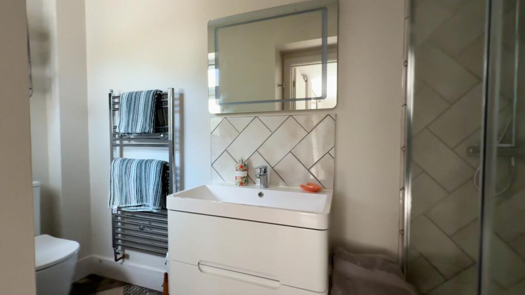 -68500dbc69c3c-1305672. 8