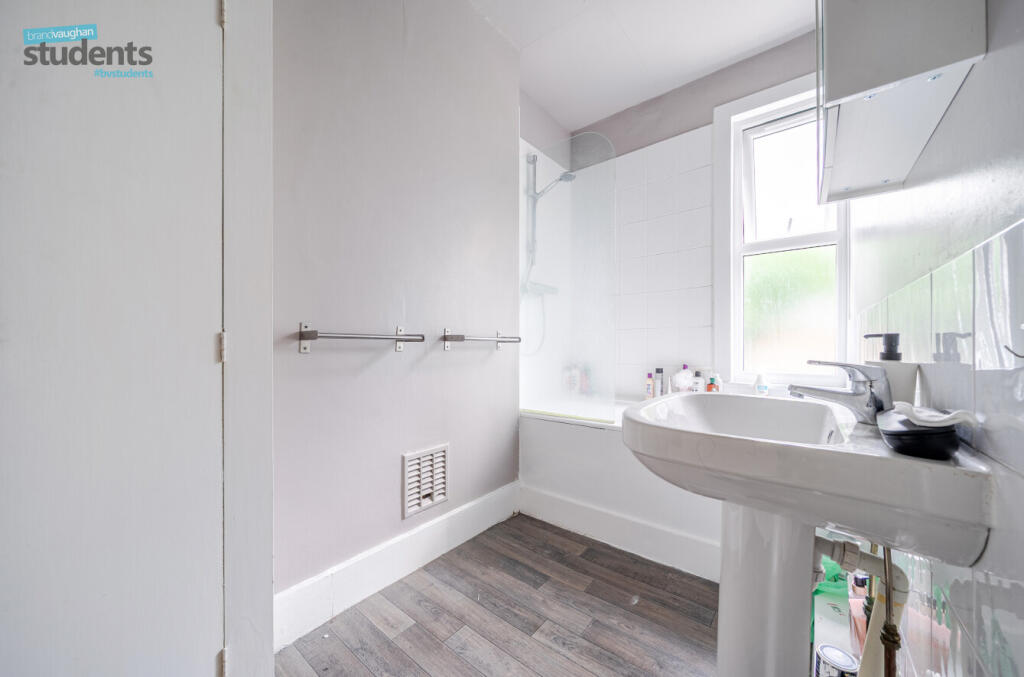 8de248d9-366b-4d7...