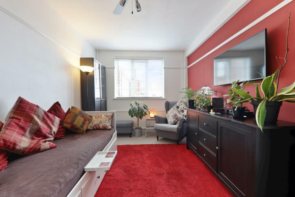 02-7f36JHPropWpen- 27 Sherborne Court - 6 (1)-medi