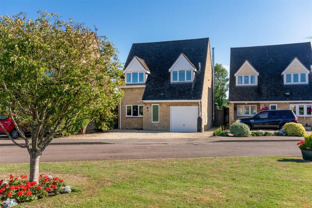 11 Arbour Close 1764-1.jpg