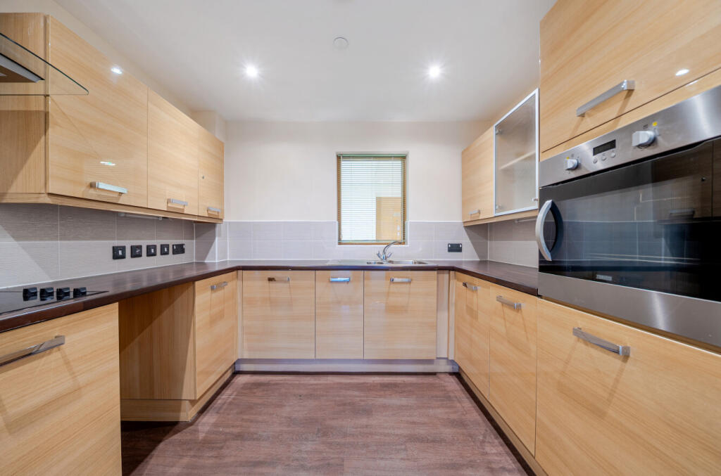 1387729-12-693850...