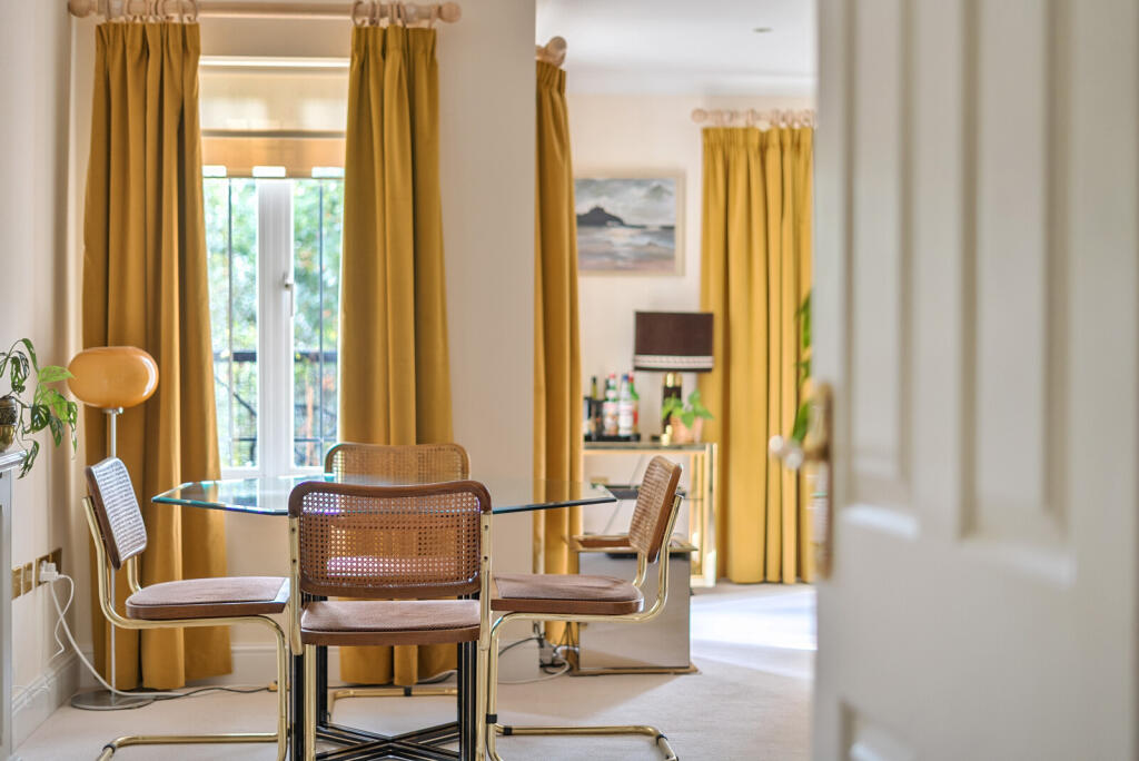 1364707-8-68e7cd5...