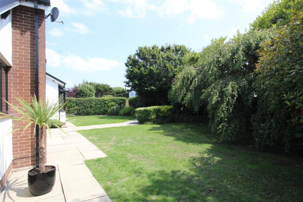 Fieldway, 4 Outside 2 New.JPG