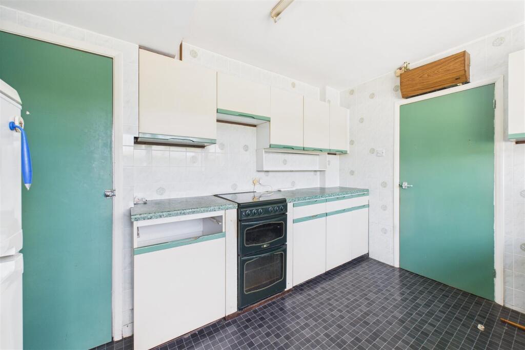 44 Hillcrest Road, Nailsea, North Somerset BS48 2J