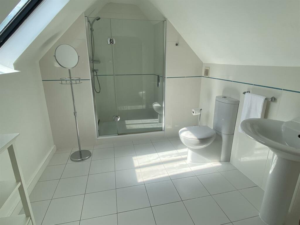 Ensuite shower room