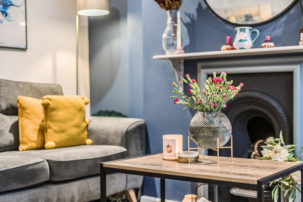 1346683-5-68c1444...