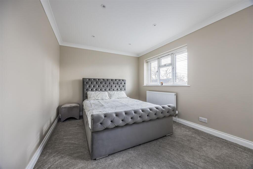 88 James Copse Road, Horndean-PorticoMarketing-Sol