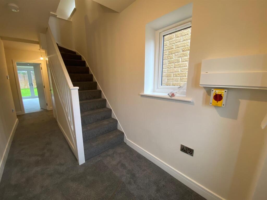 HALLWAY.jpg