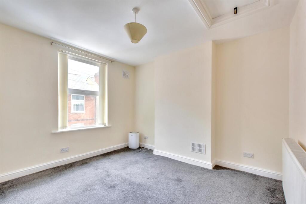 Bedroom_2.jpeg
