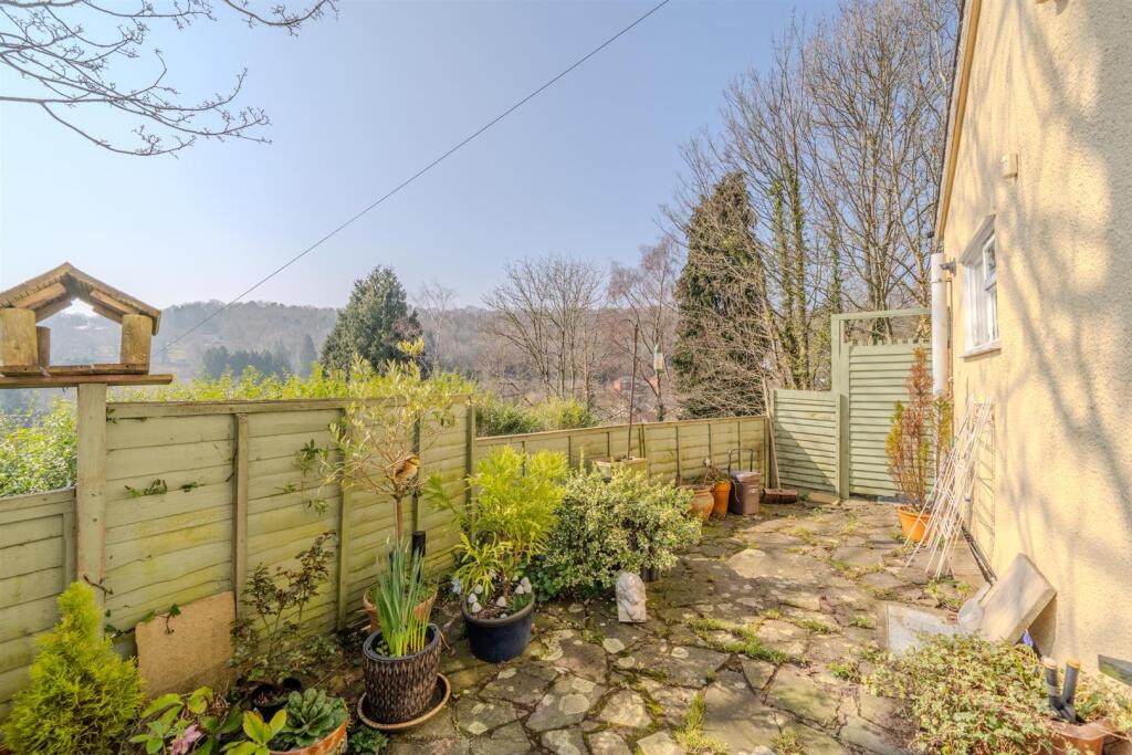 12 Lower Leigh Road-14.jpg