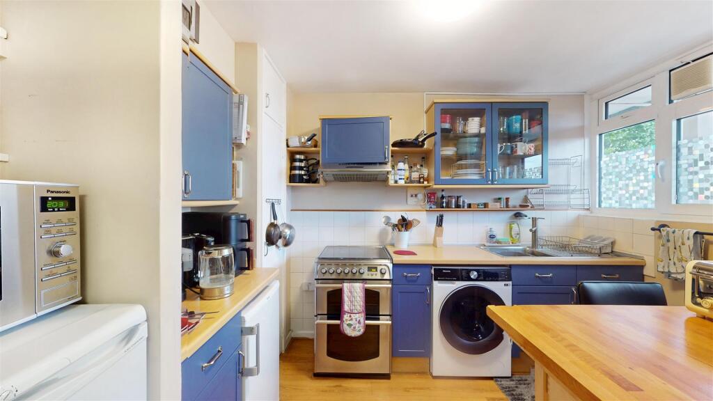 521 Mile End Road - CIJ9VdftuOp09fEwJXlm.jpg