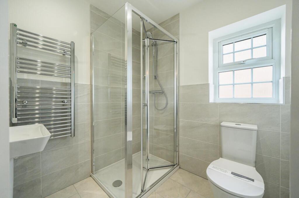 Cawood ensuite.jpg