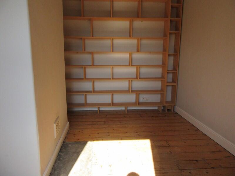 Bedroom 2 pic b