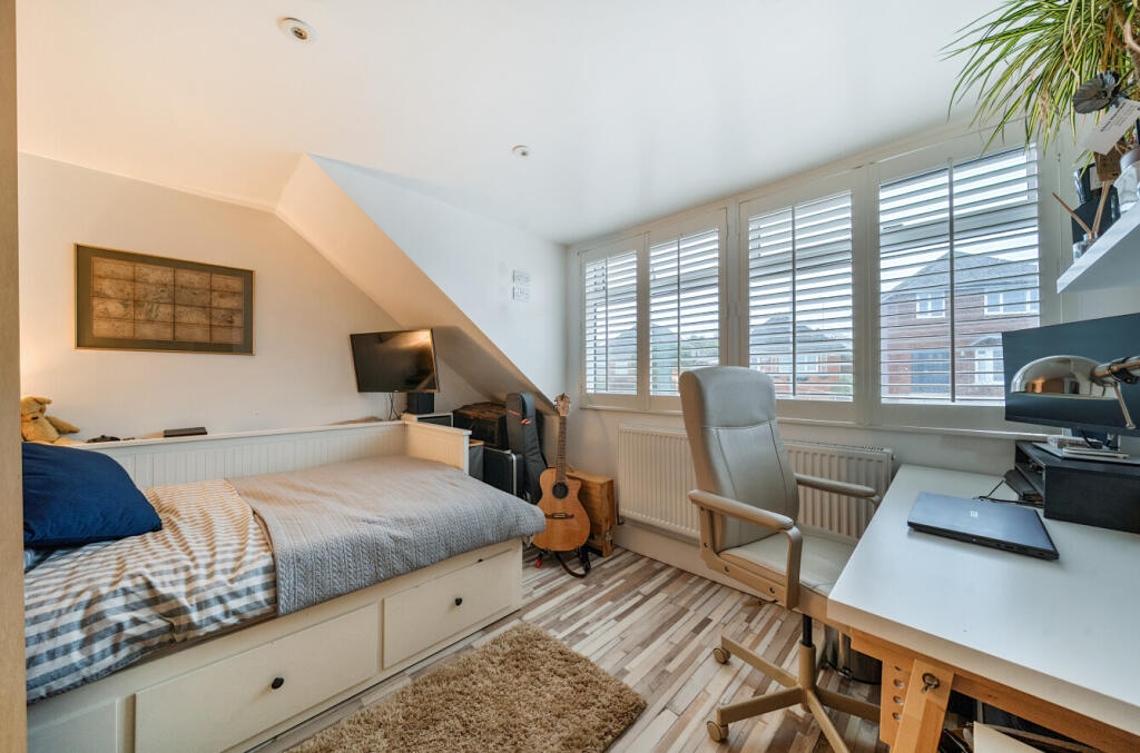 138049021691759297d0fbarw1