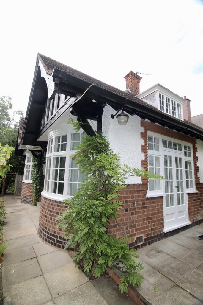 839053D3-B4B6-4BA...