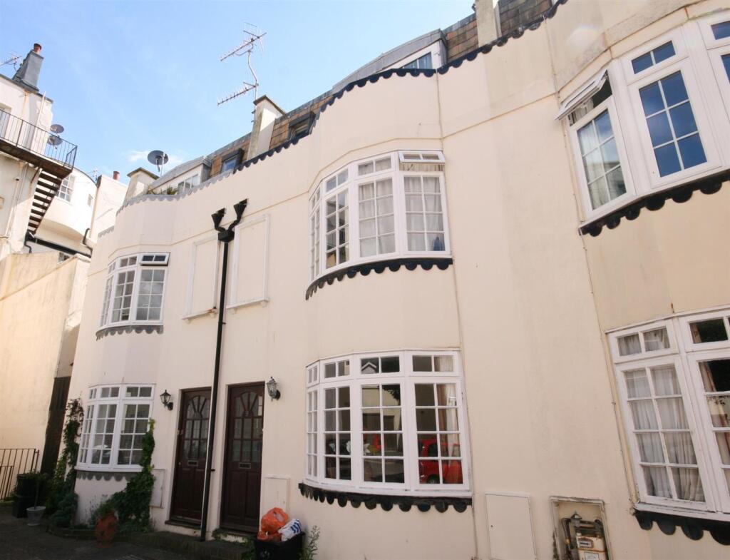 BrunswickMews9 Front.jpg