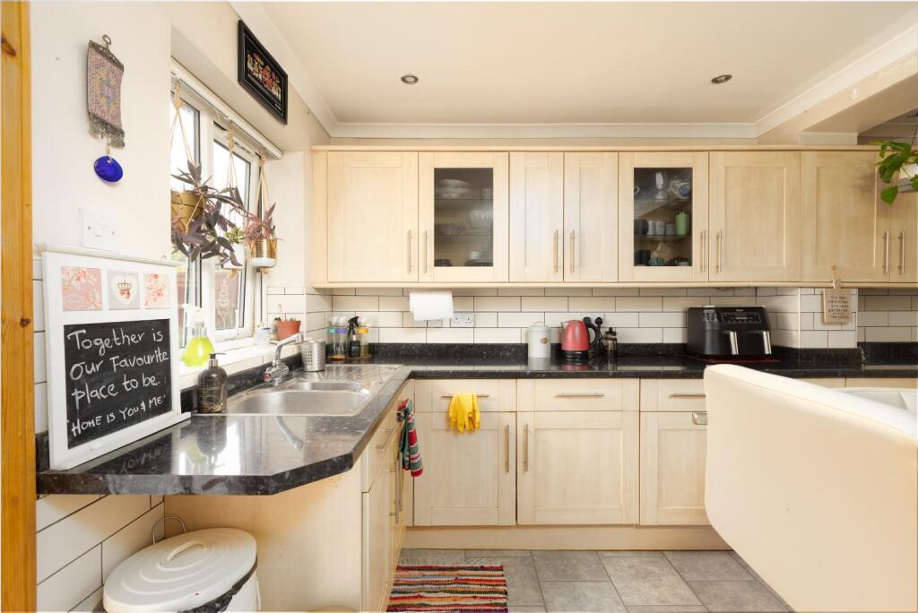 29 Morley Avenue-19.jpg