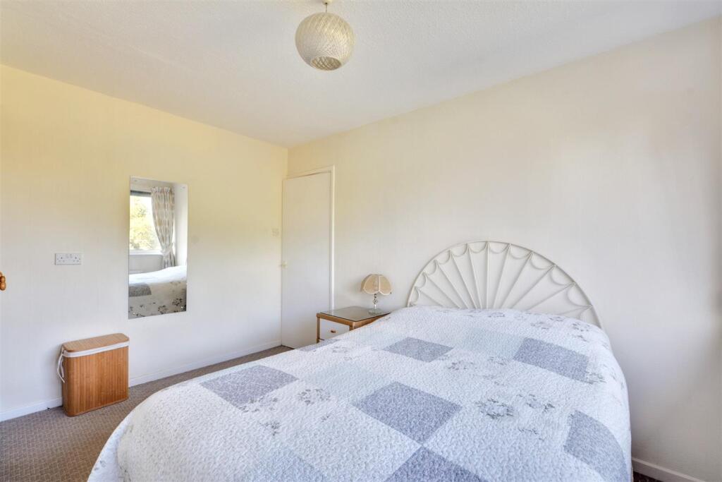 Bedroom 1_2.jpeg