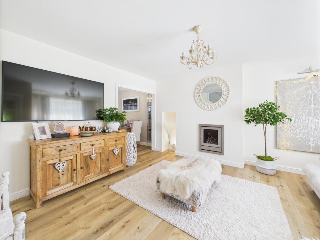 CAM05192G0-PR0056-STILL007