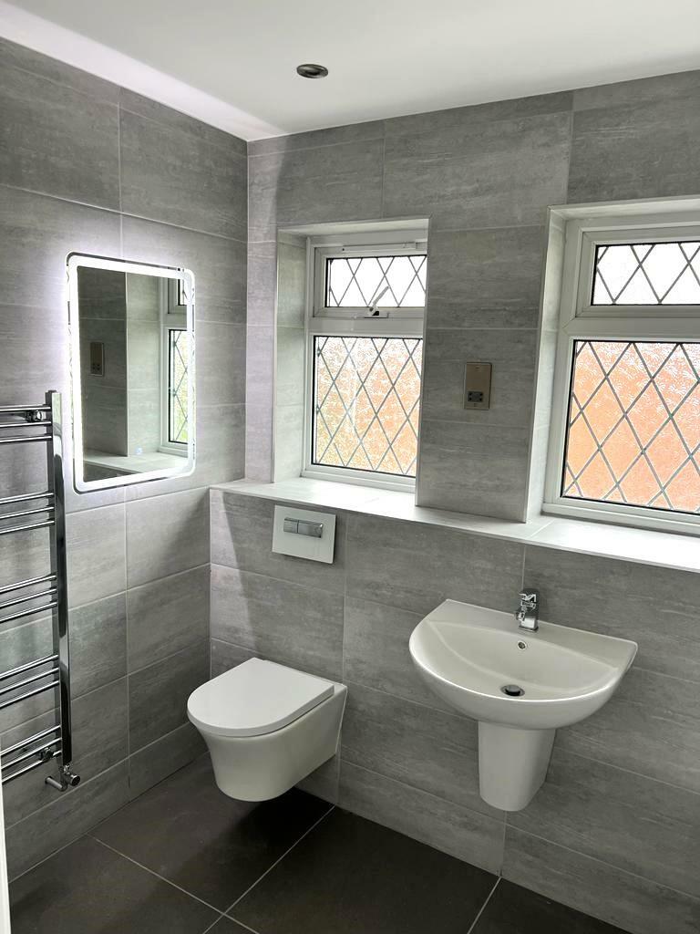 Linwood Drive, Bathroom